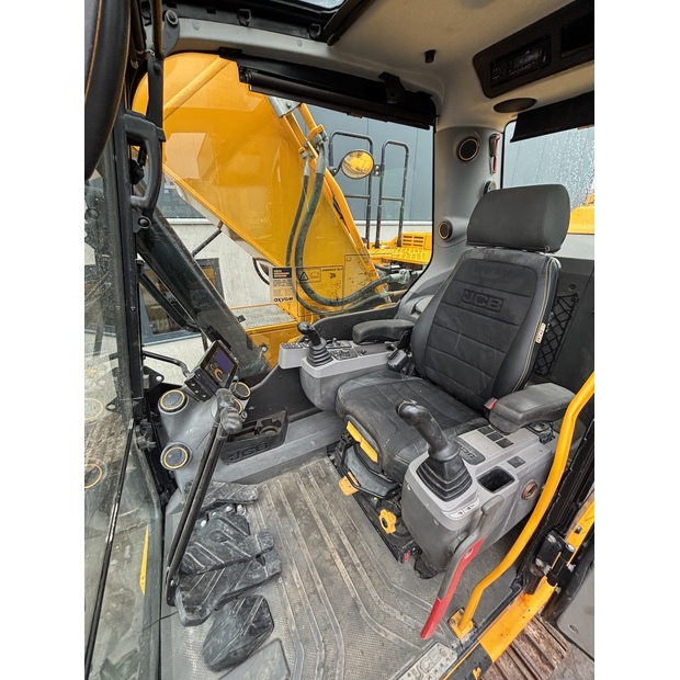 2020 JCB 220X-41351073