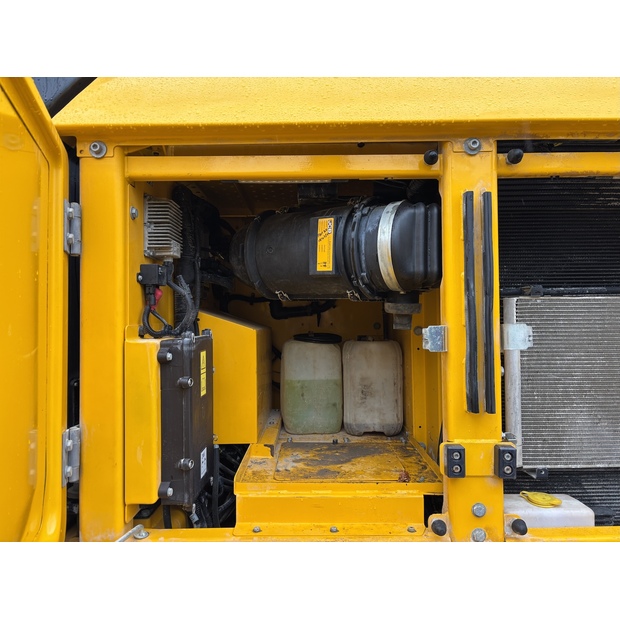 2020 JCB 220X-41351085