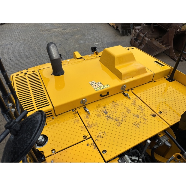 2020 JCB 220X-41351087