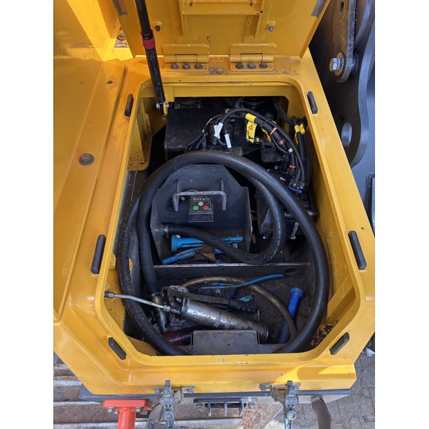2021 Volvo EC220EL-41351170
