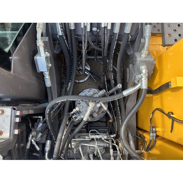 2021 Volvo EC220EL-41351176