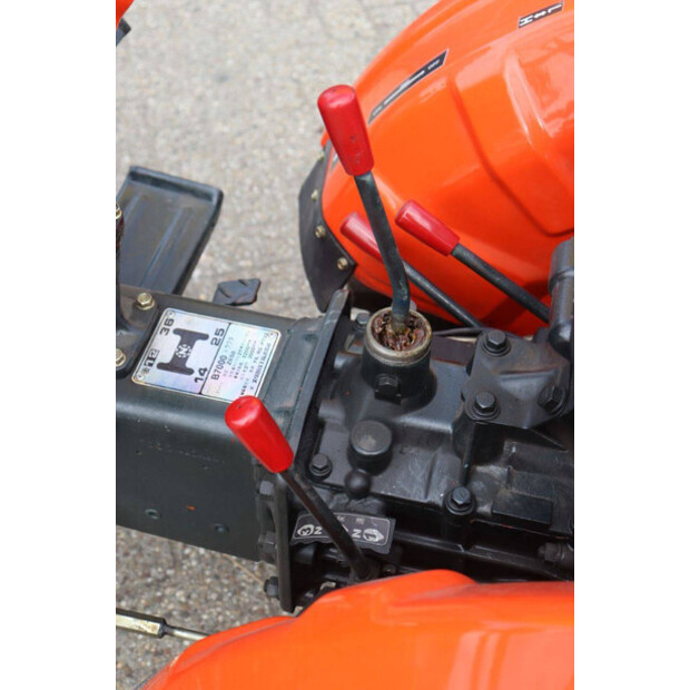 KUBOTA B7000-41356101