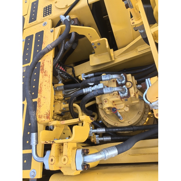 2018 Komatsu PC400-8R-41356248