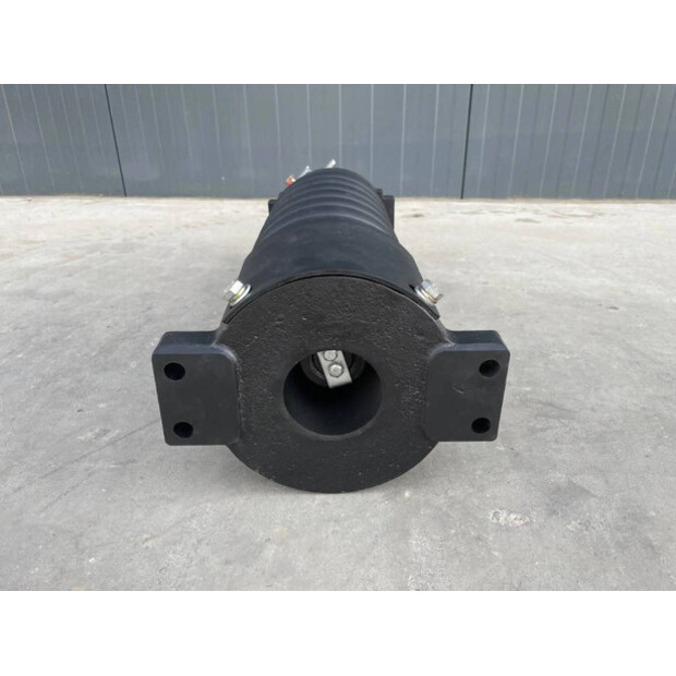 2025 Caterpillar 323-41357377