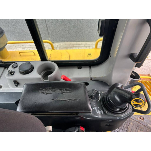 2019 Komatsu D65WX-18-41358313