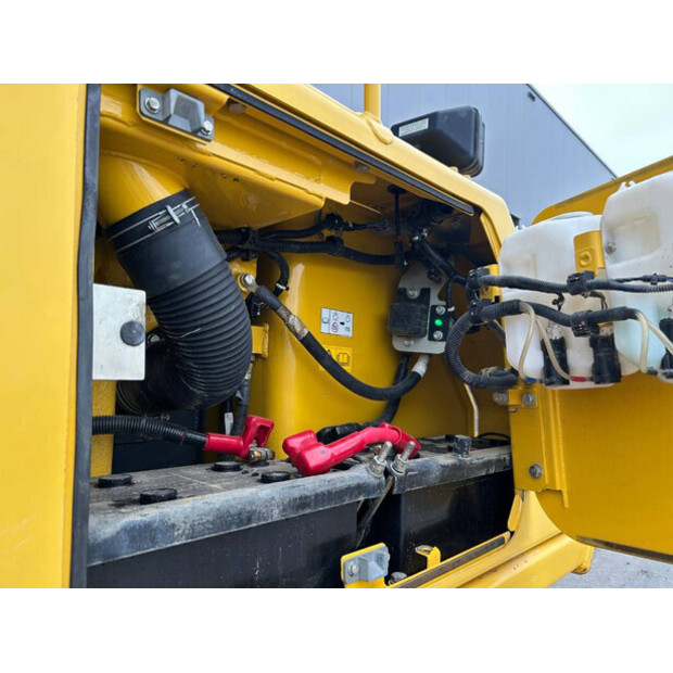 2019 Komatsu D65WX-18-41358321