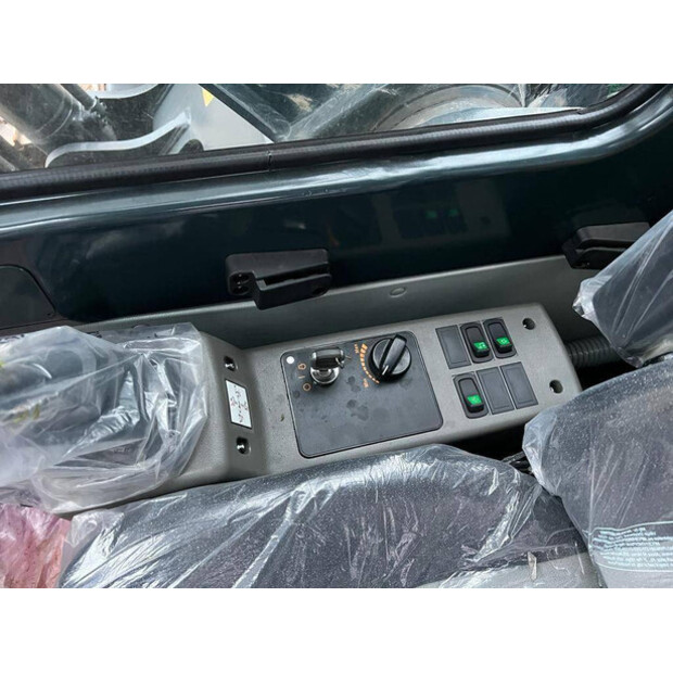 2025 هيونداي R210-41358863