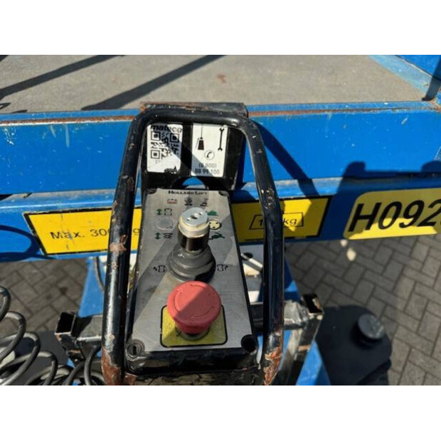 2013 Holland Lift HL-11816-41359709