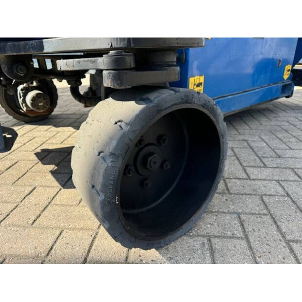 2013 Holland Lift HL-11816-41359710