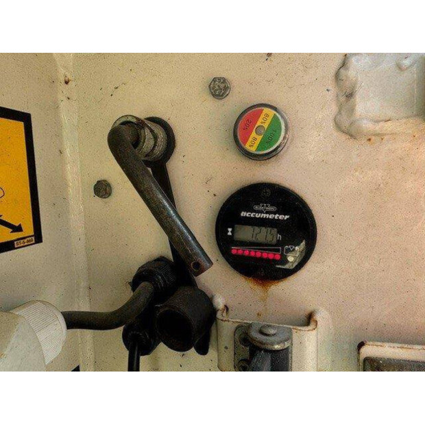 2013 Holland Lift HL-11812-41359814