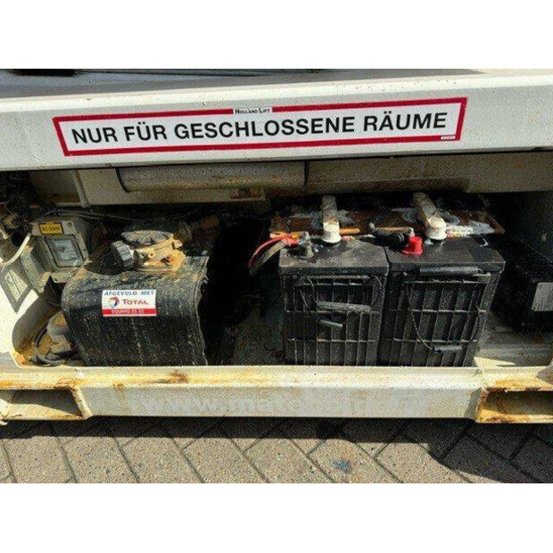 2013 Holland Lift HL-11812-41359815