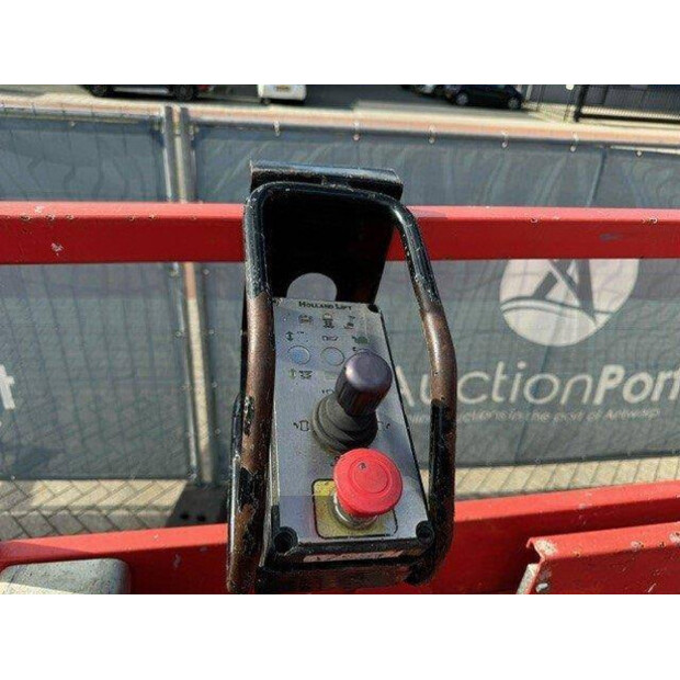 2013 Holland Lift HL-11812-41359816