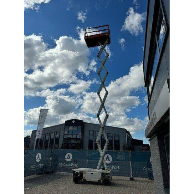 2013 Holland Lift HL-11812-41359824