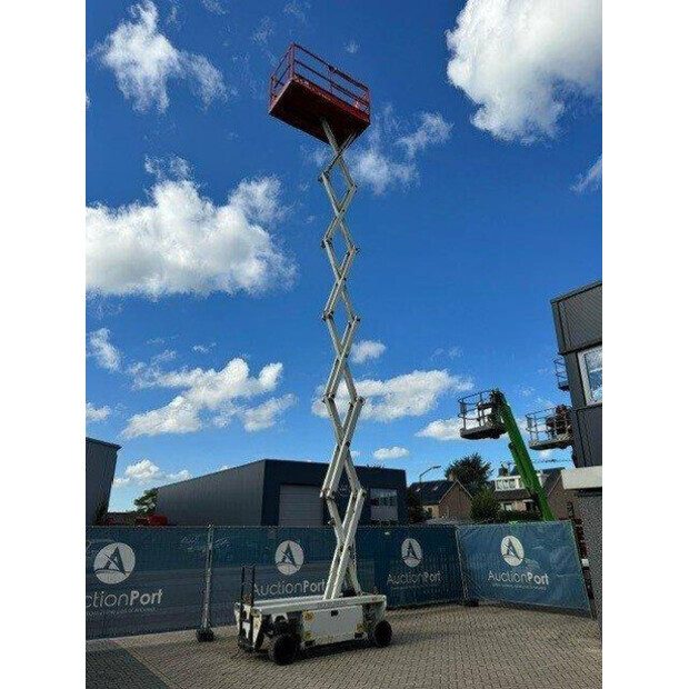 2013 Holland Lift HL-11812-41359825