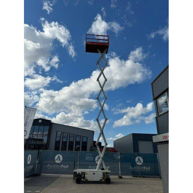 2013 Holland Lift HL-11812-41359826