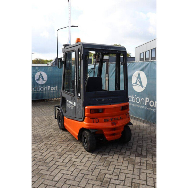 2000 Still R60-25-41360168