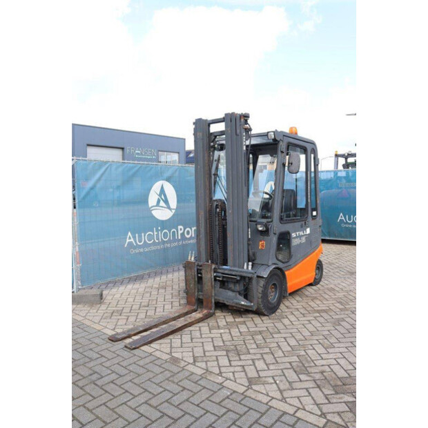 2000 Still R60-25-41360173