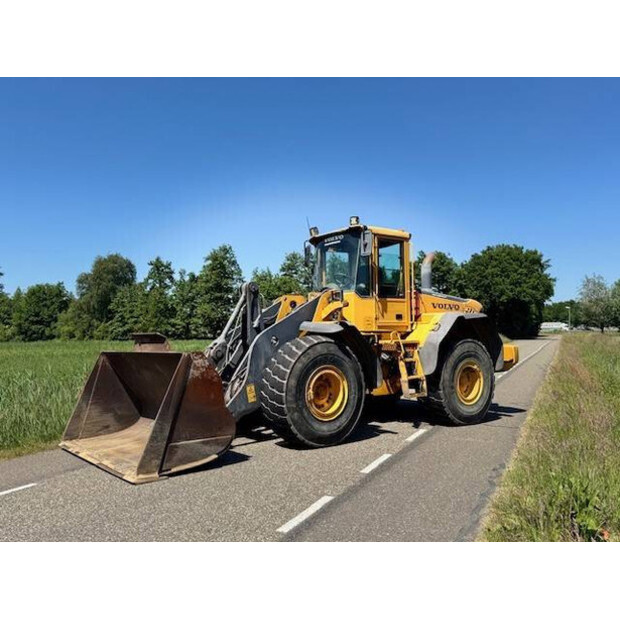 2005 فولفو L110E-41360536