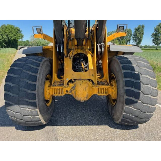 2005 فولفو L110E-41360549