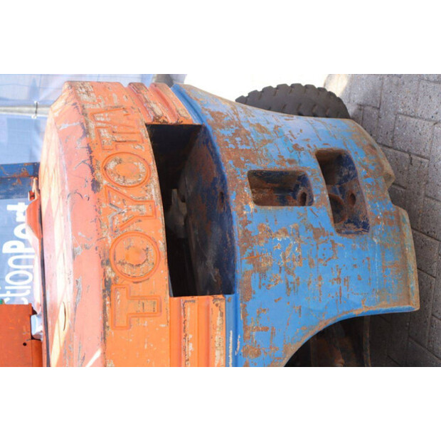 Toyota 02-5FD25-41360898