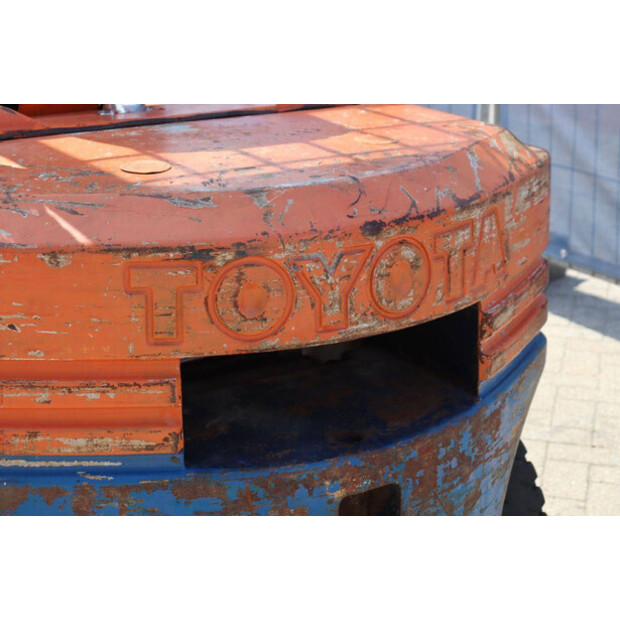 Toyota 02-5FD25-41360900