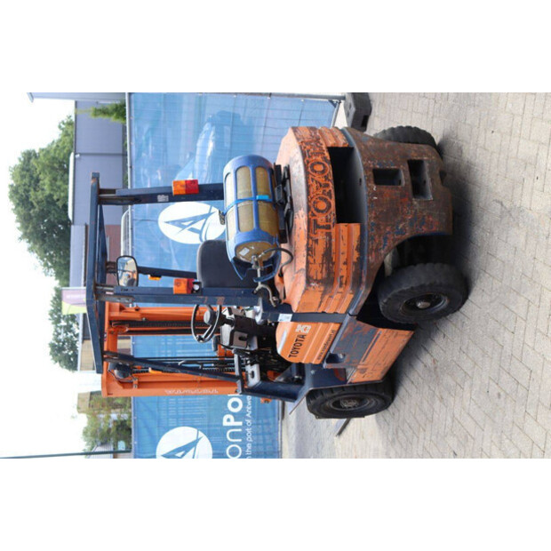 1988 Toyota 42-5FG25-41362598