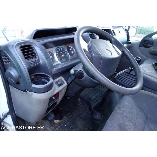 2010 Renault Maxity-41377478