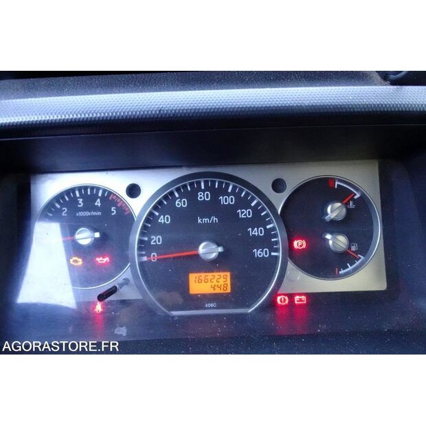 2010 Renault Maxity-41377484