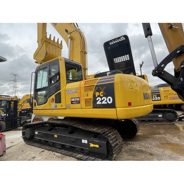 2022 Komatsu PC200-8-41377667