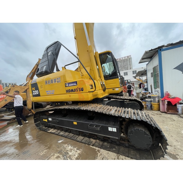 2022 Komatsu PC200-8-41377670