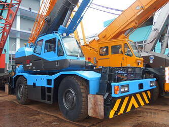 صورة ل كرينات للطرق الوعرة 1996 تادانو TR350M-3