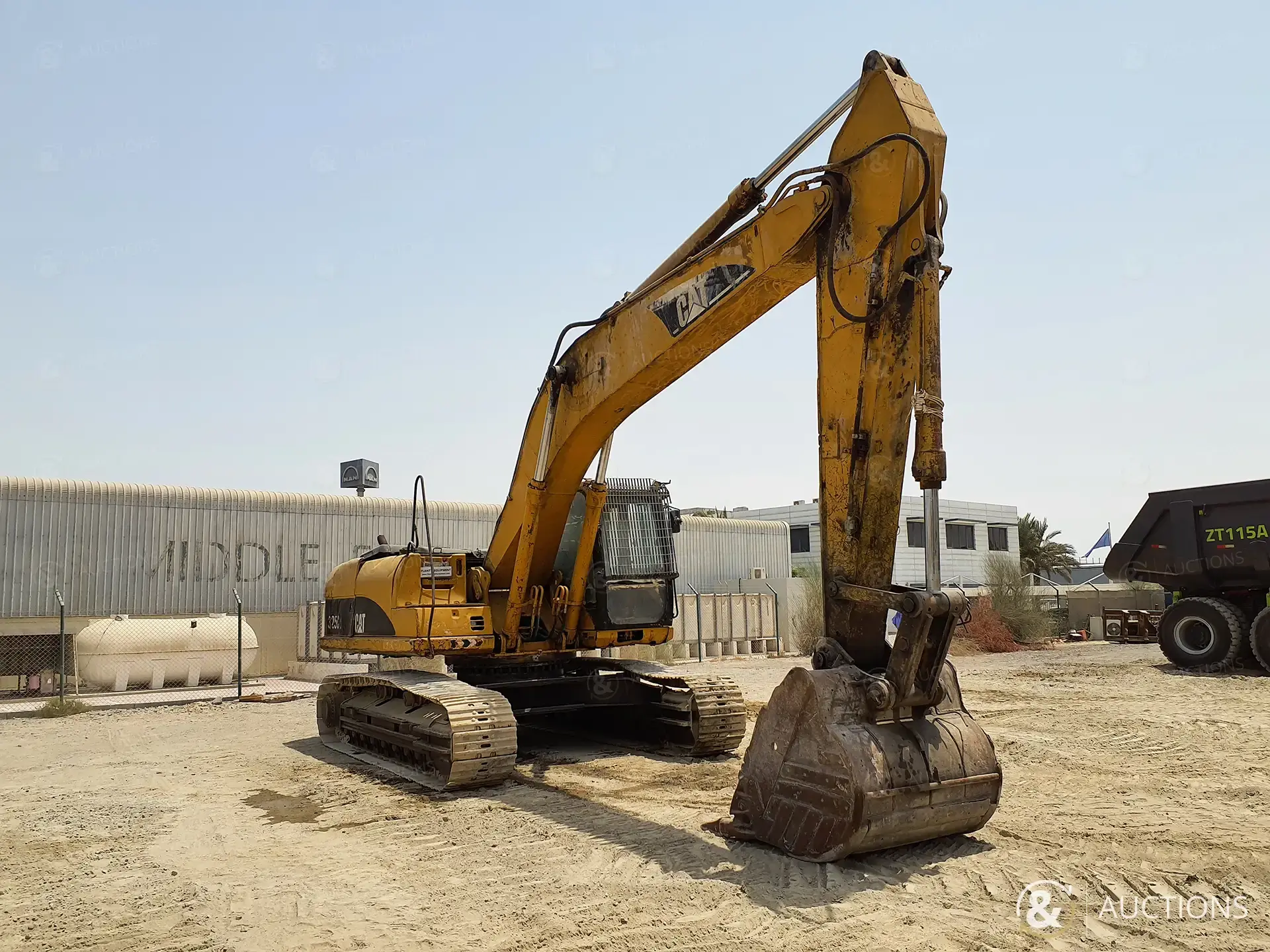صورة ل 2003 كاتربيلر 325C