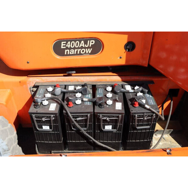 2011 جيه ال جي E400AJPN-41379669