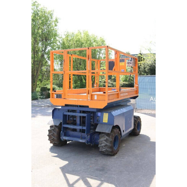 2001 Genie GS2668-41379826