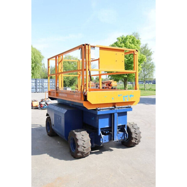 2001 Genie GS2668-41379827