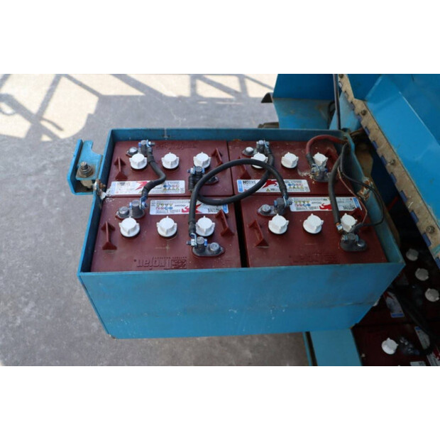 2001 Genie GS2668-41379836