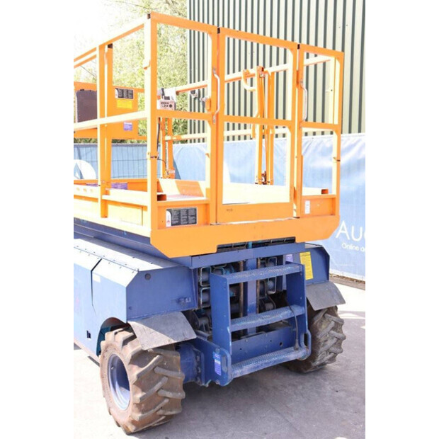 2001 Genie GS2668-41379838