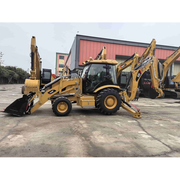 2022 Caterpillar 428F-41380786