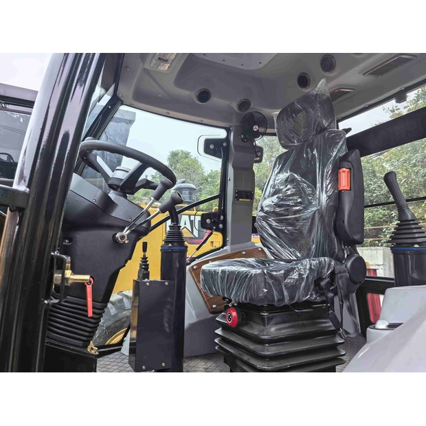 2022 Caterpillar 428F-41380788
