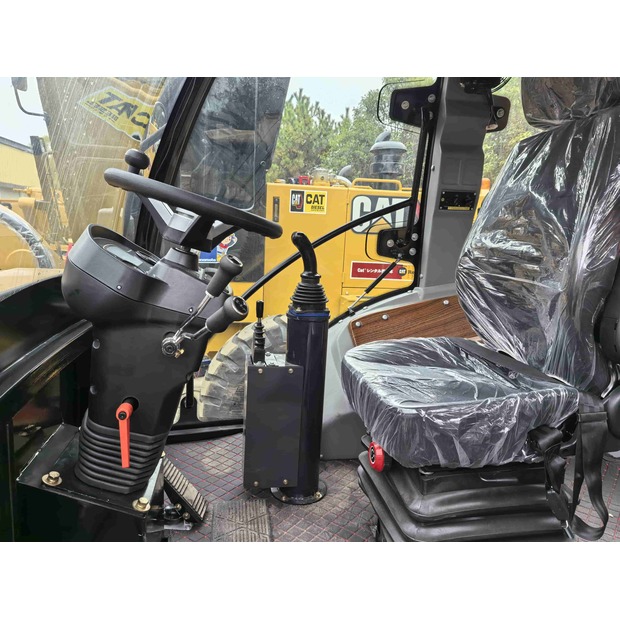 2022 Caterpillar 428F-41380790