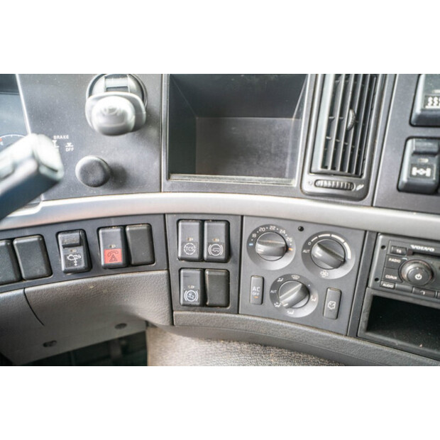 2011 فولفو FM (FH) 460-41381607