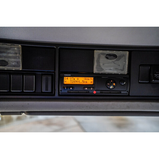 2011 فولفو FM (FH) 460-41381634