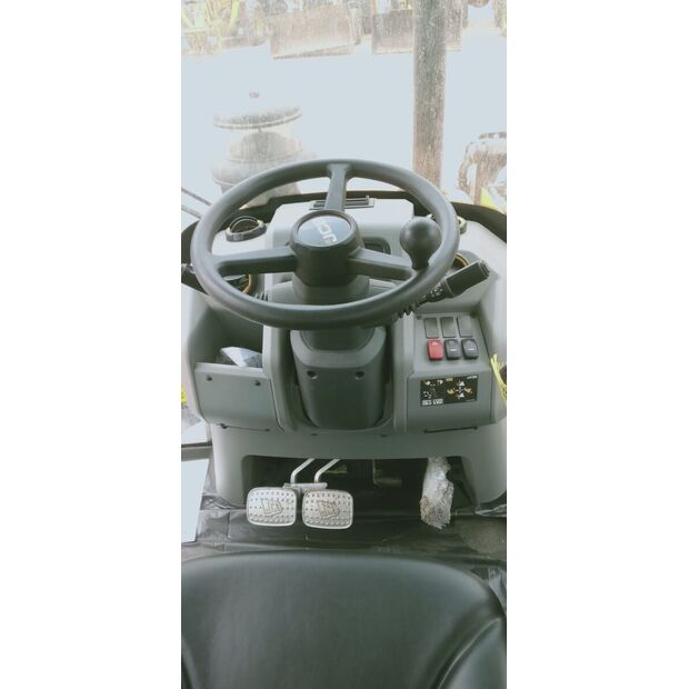 2025 جيه سي بي 3CX-41389100