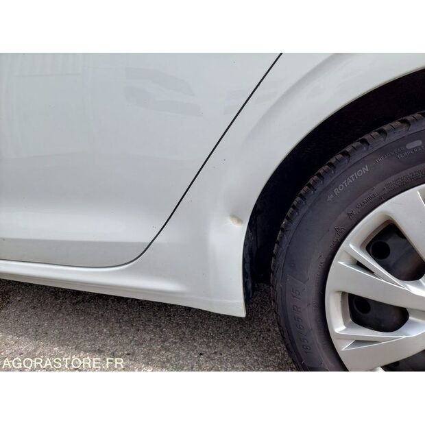 2018 Peugeot 208-41393712
