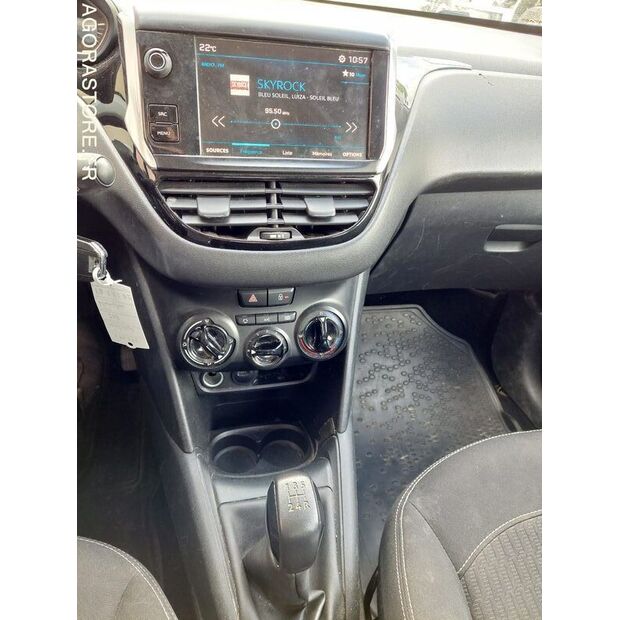 2018 Peugeot 208-41393721