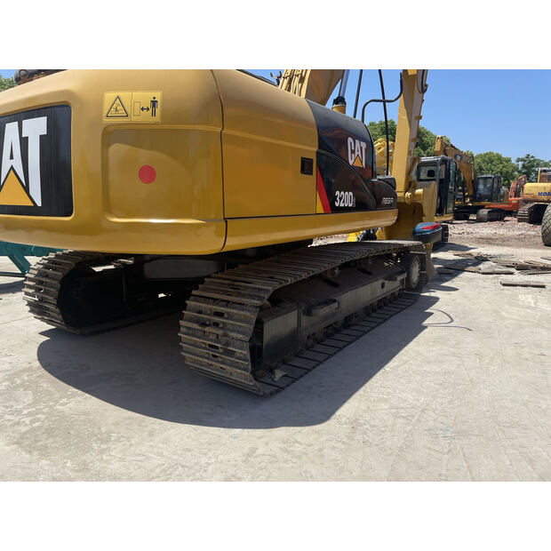 2020 كاتربيلر 320D2-41396511