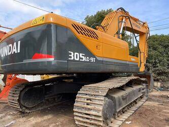 صورة ل حفارات مجنزرة 2020 هيونداي 305LC-9T