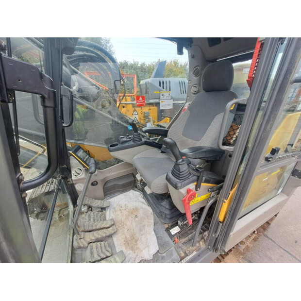 2017 Volvo ECR 235 E-41397132