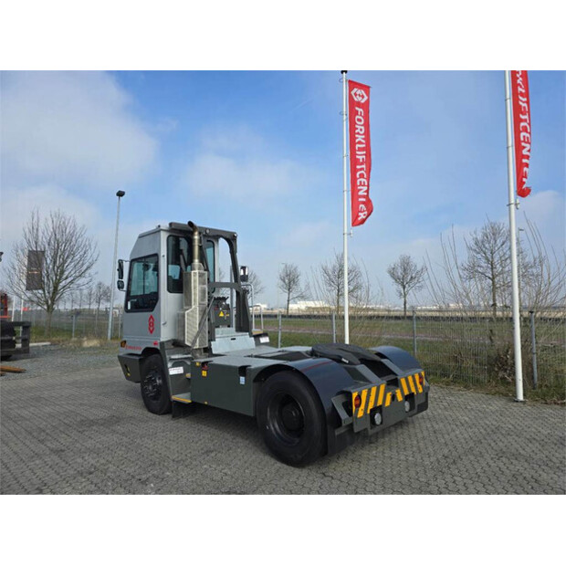 2024 Terberg YT220-41397266