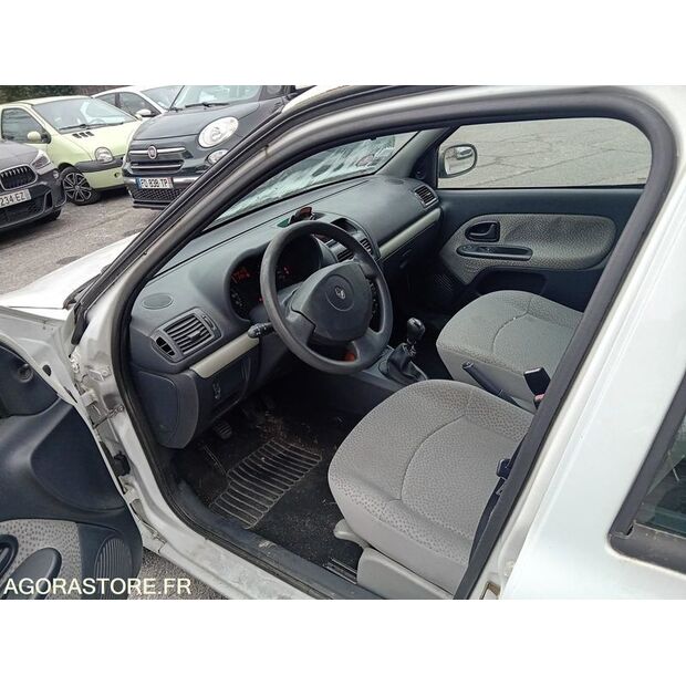 2005 Renault Clio-41415078
